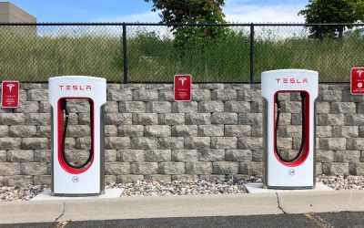Tesla laat klanten toch weer gratis opladen
