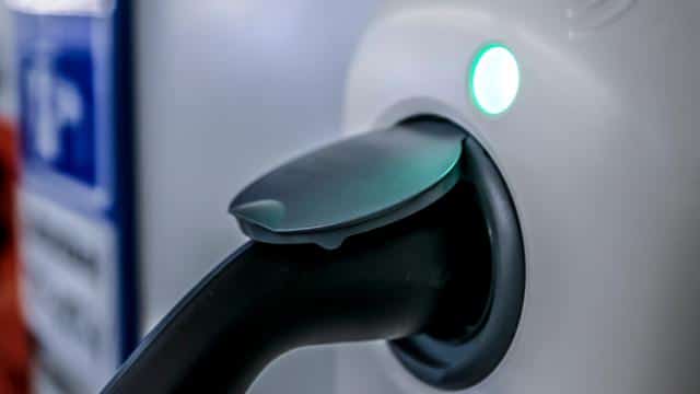 Rapport: elektrische auto blijft duurzamer (en goedkoper) dan waterstofauto