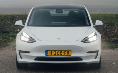 TESLA MODEL 3 VERKOZEN TOT ZAKENAUTO VAN HET JAAR 2021